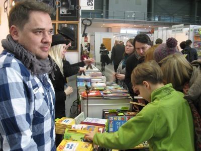 Read more about the article Chciałem napisać dla dzieci książkę fantastyczną – rozmowa z Grzegorzem Kasdepke