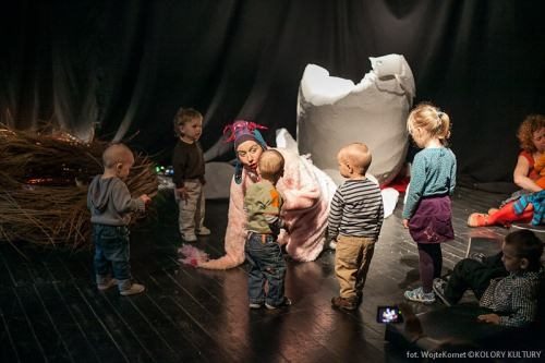 Read more about the article Kreatywne zabawy z dziećmi – rozmowa z Iwoną Kornet z lubelskiego Stowarzyszenia Grupa Projekt