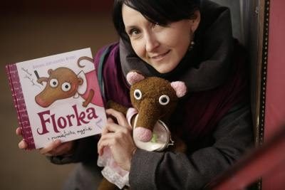 Read more about the article Nie ma miejsca dla palca w literaturze dla dzieci! – wywiad z Roksaną Jędrzejewską-Wróbel