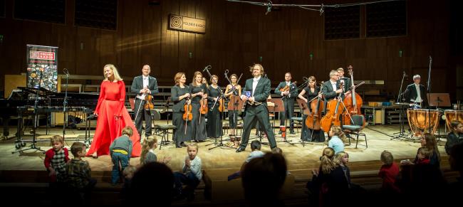 Read more about the article „Piegowaty koncert” – Katarzyna Stoparczyk i Warsaw Camerata