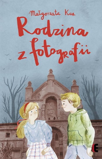 Read more about the article „Rodzina z fotografii” – recenzja książki